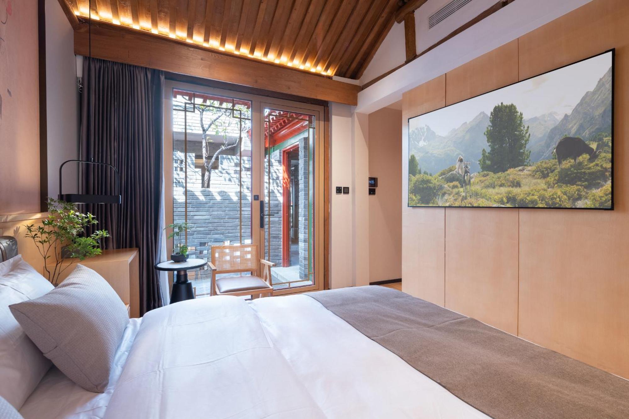 Xinxiang Yayuan: Courtyard With Sky Garden Near Tiananmen Beijing