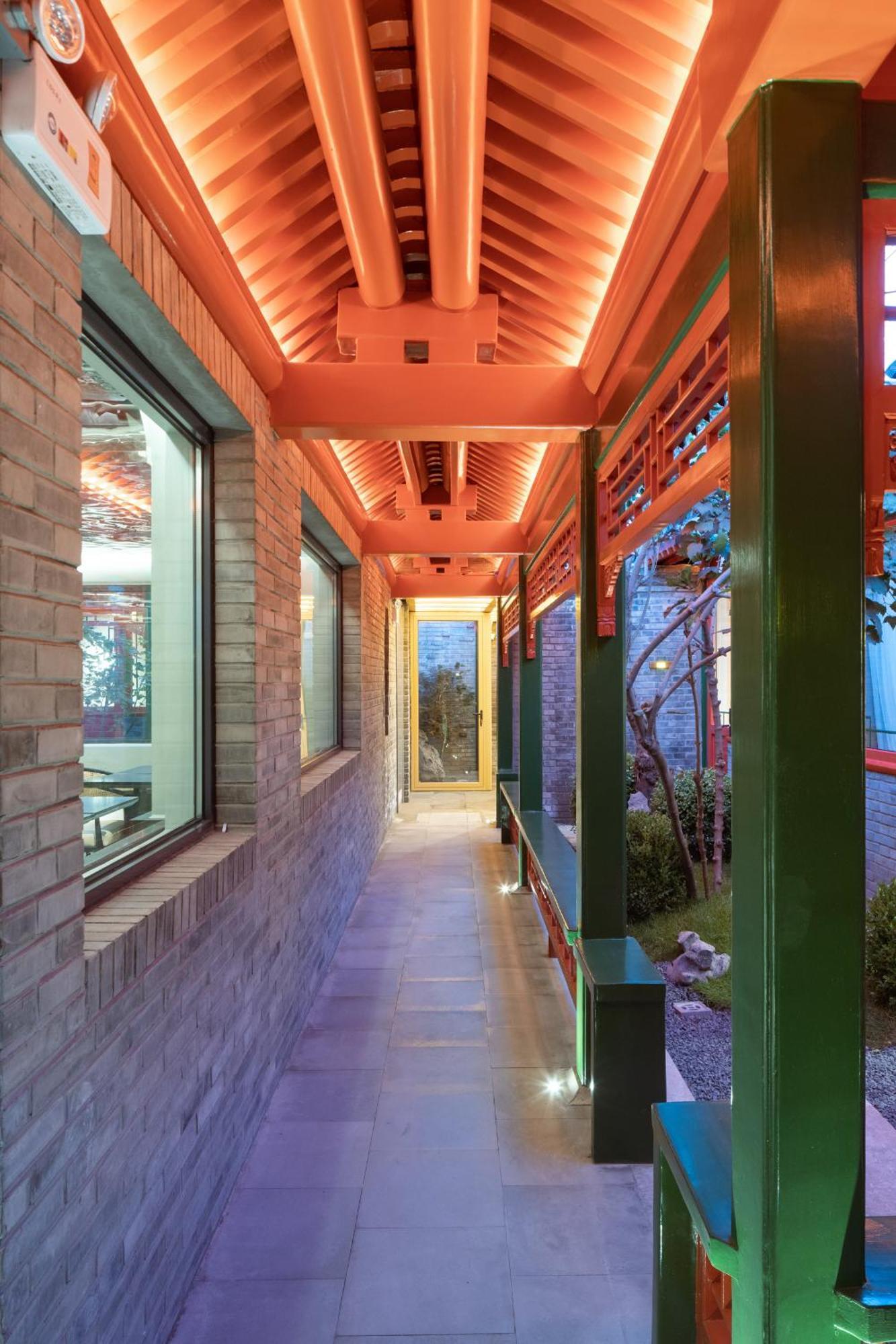 Xinxiang Yayuan: Courtyard With Sky Garden Near Tiananmen